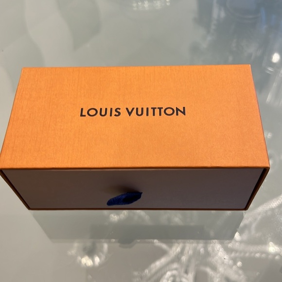 Authentic Louis Vuitton Cat-Eye edgeSunglasses from 2022 Collection by Nicolas! - Picture 16 of 16